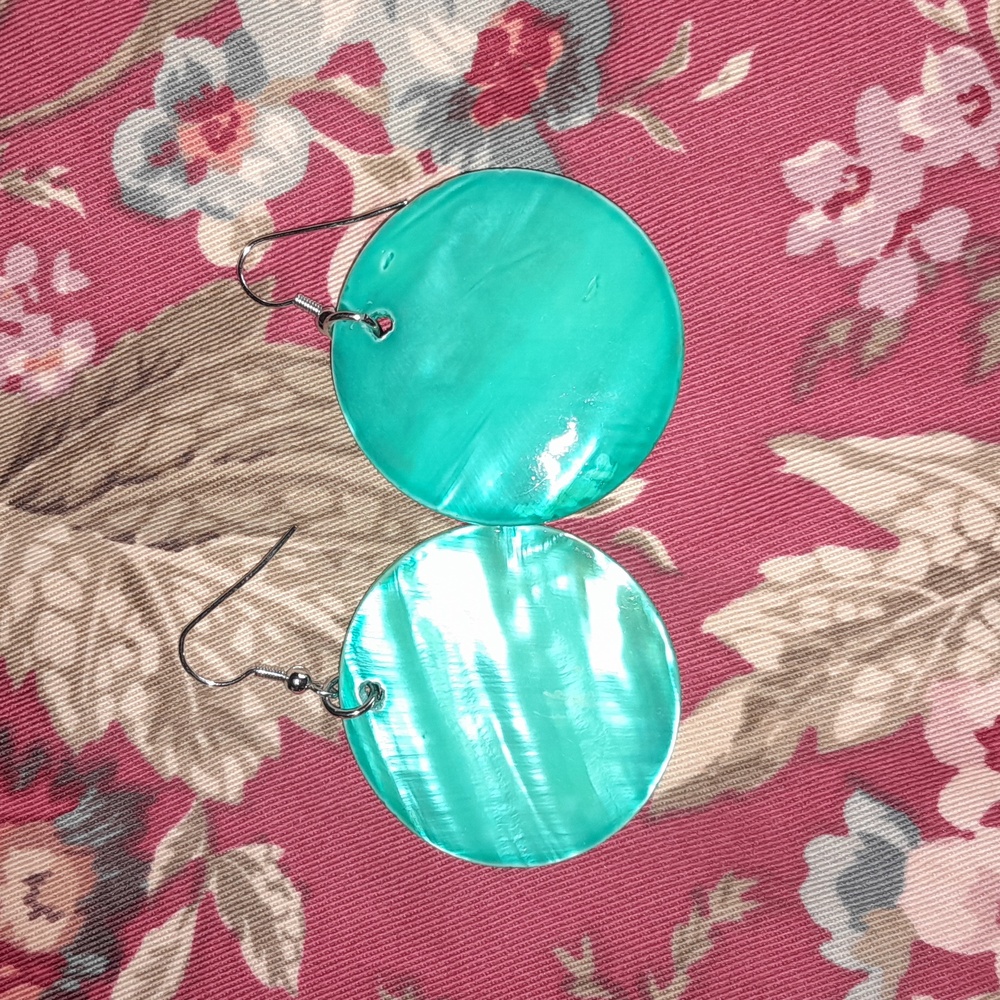 🌺JADE COLORED PIERCED Earrings